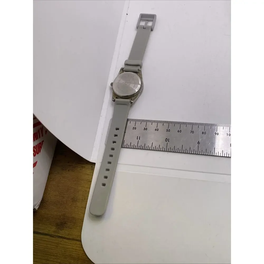Womens Vintage Silver Tone Watch New Battery